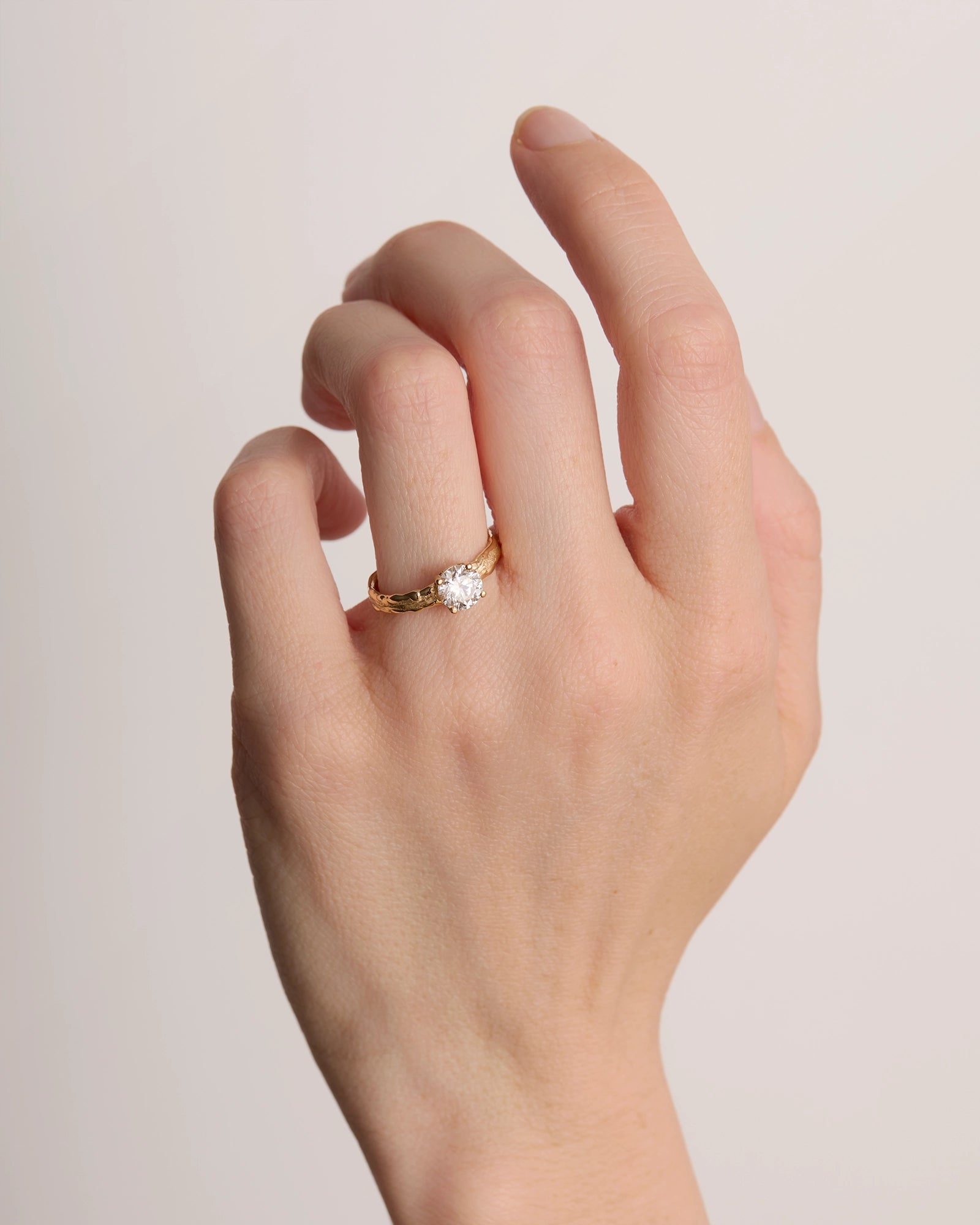 Bague Forge Fine en Or 14k Fairmined avec Diamant de laboratoire de 6mm