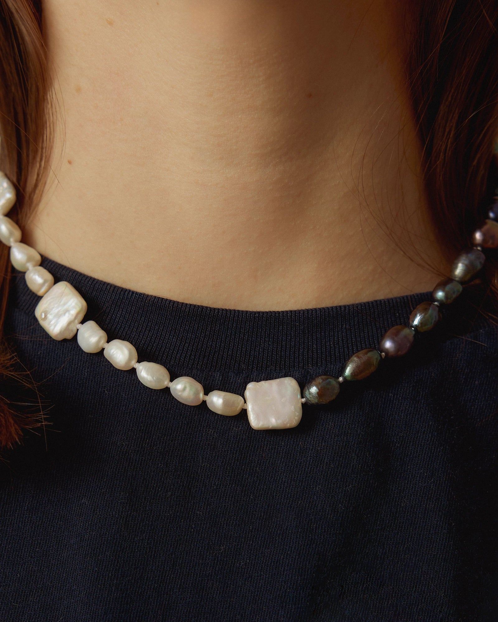 Collier Neptune avec Perles Blanches et Irisées
