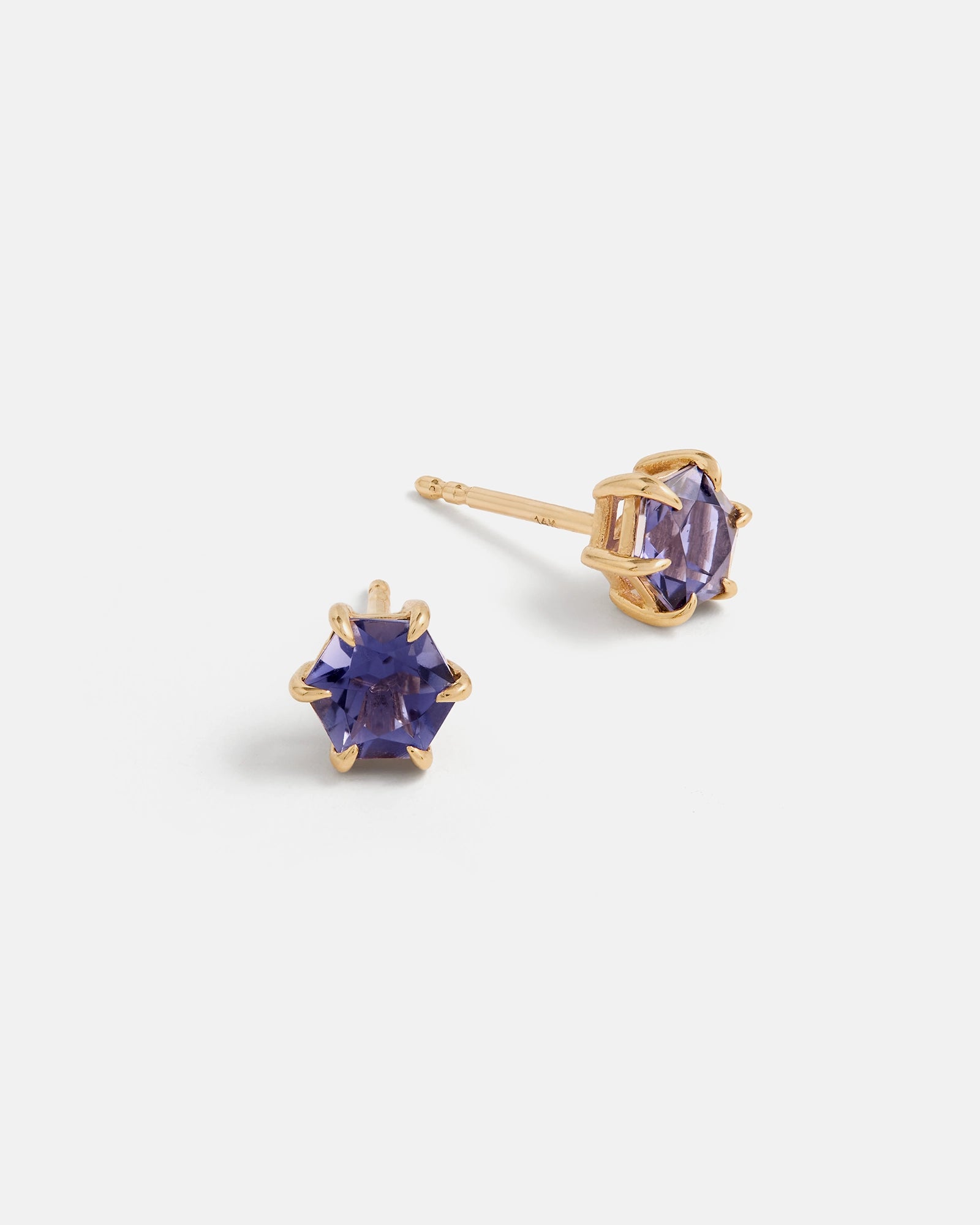 Clous d'Oreille Hexagonaux en Or Jaune 14K avec Iolite Indigo