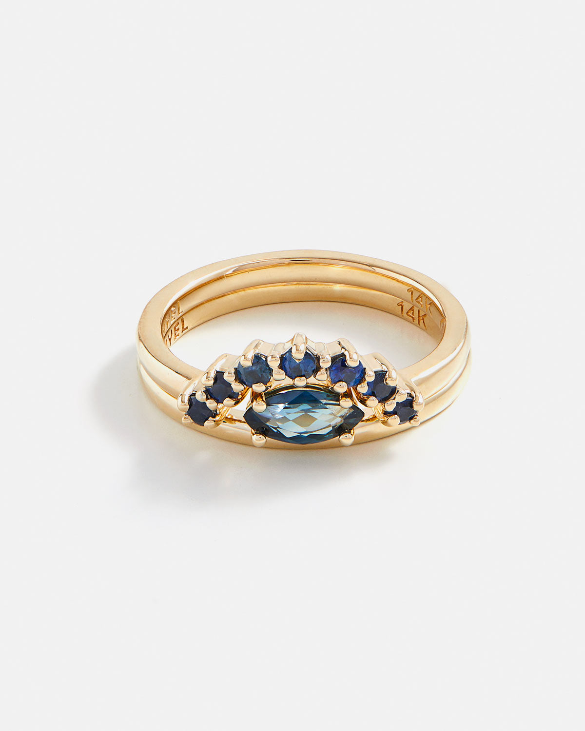 Bague Marquise Décentrée en Or Fairmined 14K et Jonc Incurvé avec Saphirs d'Australie