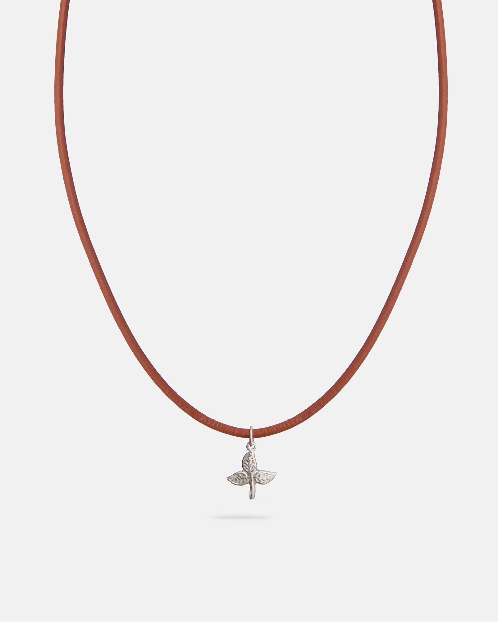 Amara Pendentif Feuille en Argent