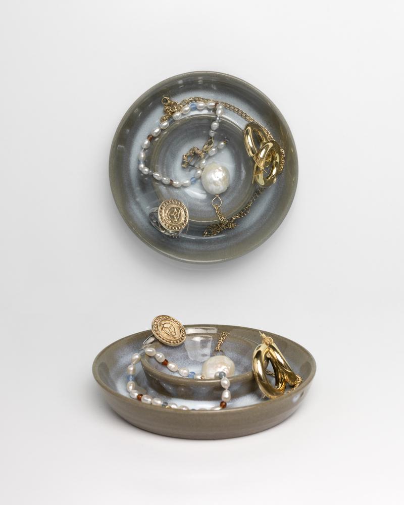 MYEL x AMK  : Plat à bijoux en céramique coloris gris