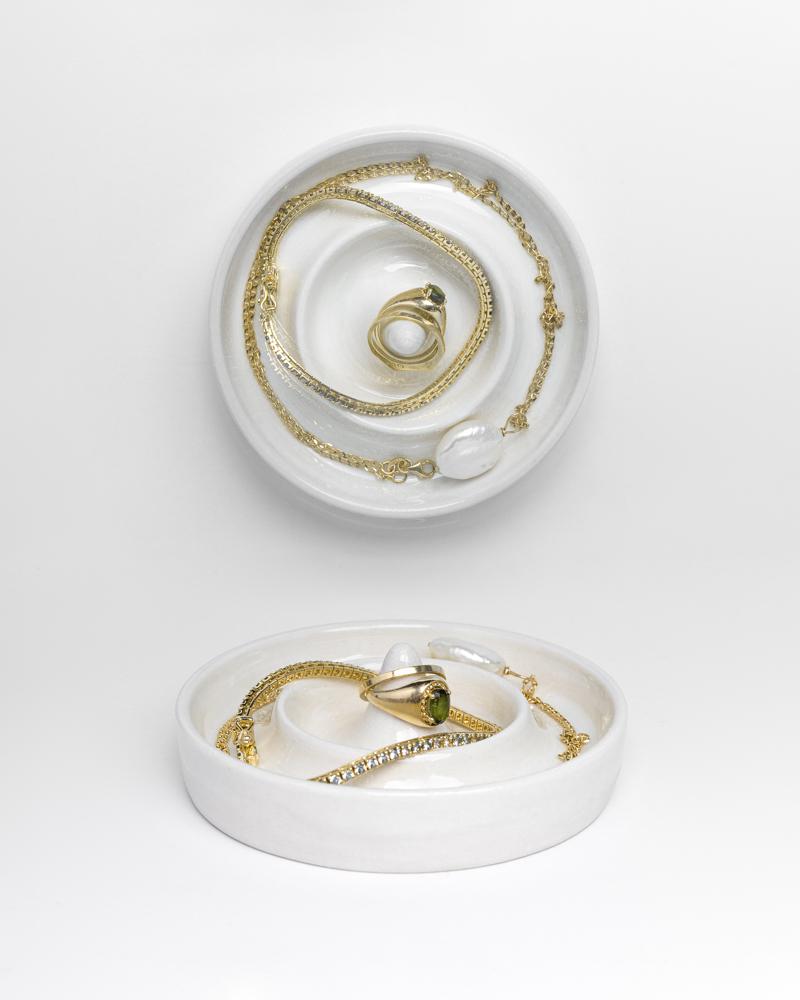 MYEL x AMK Ceramic Ring Display in White